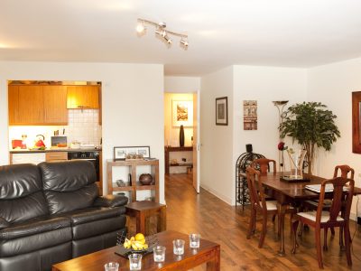 2 Sitting Room (b) Block E, 275 Castleforbes Square