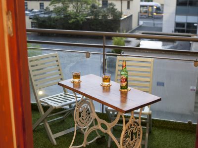 4 Balcony Block E, 275 Castleforbes Square