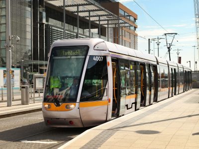 Luas Block E, 275 Castleforbes Square