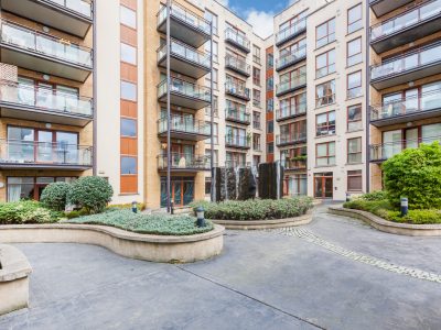 218 Castleforbes Square