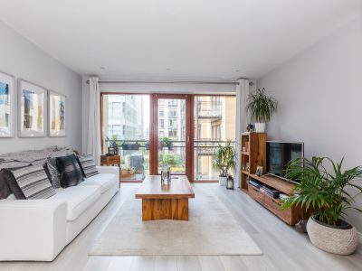 218 Castleforbes Square