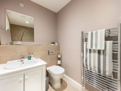 13 Coopers Wood - Bedroom 1 EnSuite (1 of 2) - Photo- Ben Ryan