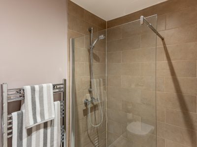 13 Coopers Wood - Bedroom 1 EnSuite (2 of 2) - Photo- Ben Ryan