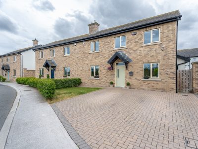 13 Coopers Wood - Exterior Front (1 of 5) - Photo- Ben Ryan