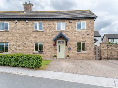 13 Coopers Wood - Exterior Front (3 of 5) - Photo- Ben Ryan