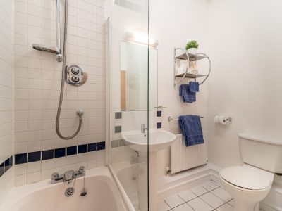 3 Dargle House - Bathroom (1 of 5) - Photo- Ben Ryan