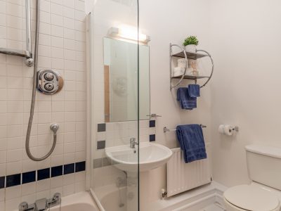 3 Dargle House - Bathroom (2 of 5) - Photo- Ben Ryan