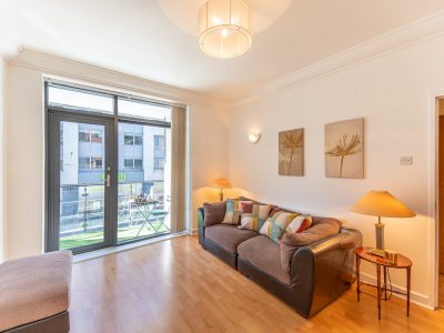 3 Dargle House - Living-Dining Room (4 of 5) - Photo- Ben Ryan