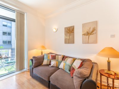 3 Dargle House - Living-Dining Room (5 of 5) - Photo- Ben Ryan