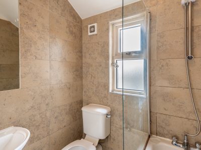 42 Whitworth Road - Bathroom (2 of 3) - Photo- Ben Ryan