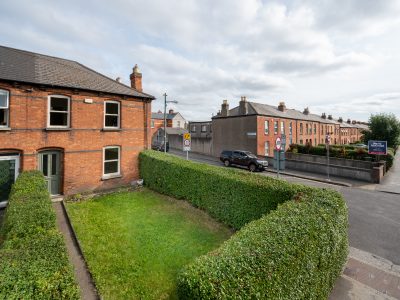 42 Whitworth Road - Exterior Front (4 of 5) - Photo- Ben Ryan