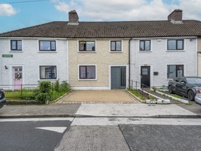 3 Mangerton Road - Exterior Front (3 of 3) - Photo- Ben Ryan