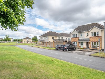 35 Castleview Ave - Exterior Front (1 of 5) - Photo- Ben Ryan