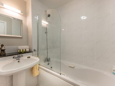 43 Casyleforbes Square - Bathroom (5 of 5) - Photo- Ben Ryan