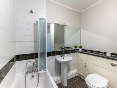 42 Segrave - Bathroom (1 of 3) - Photo- Ben Ryan