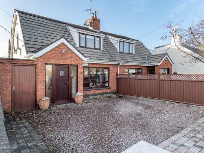 4a Brookstone - Exterior Front (4 of 4)