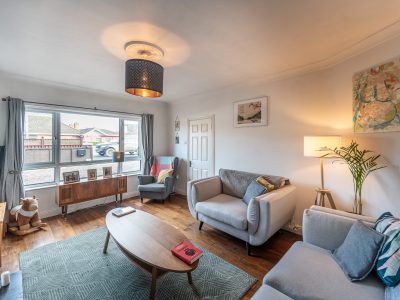 4a Brookstone - Living Room (3 of 5)