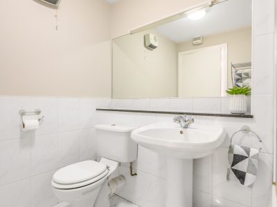 168 Castleforbes Sq - Bathroom (2 of 4) - Photo - Ben Ryan