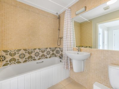 615 Cathedral Court - Bathroom (1 of 5) - Photo - Ben Ryan