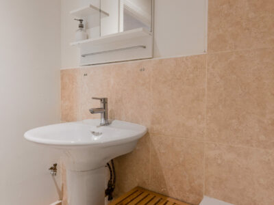 81 The Watermill - Bathroom - Photo - Ben Ryan - Copy